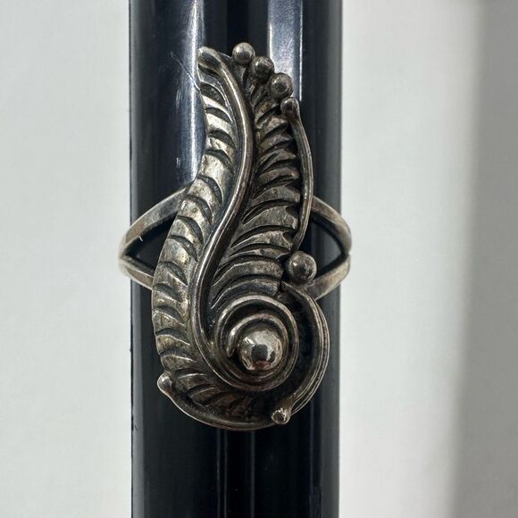 Sold - Picture 1 of 7